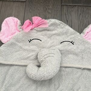 Baby infant gray elephant hooded bath towel with a bow